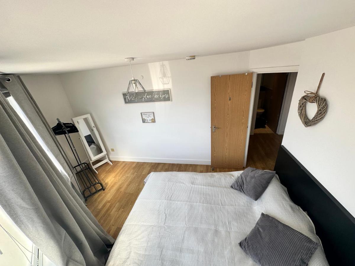 2 Bedroom Flat 1 Stop From Bridge * Лондон
