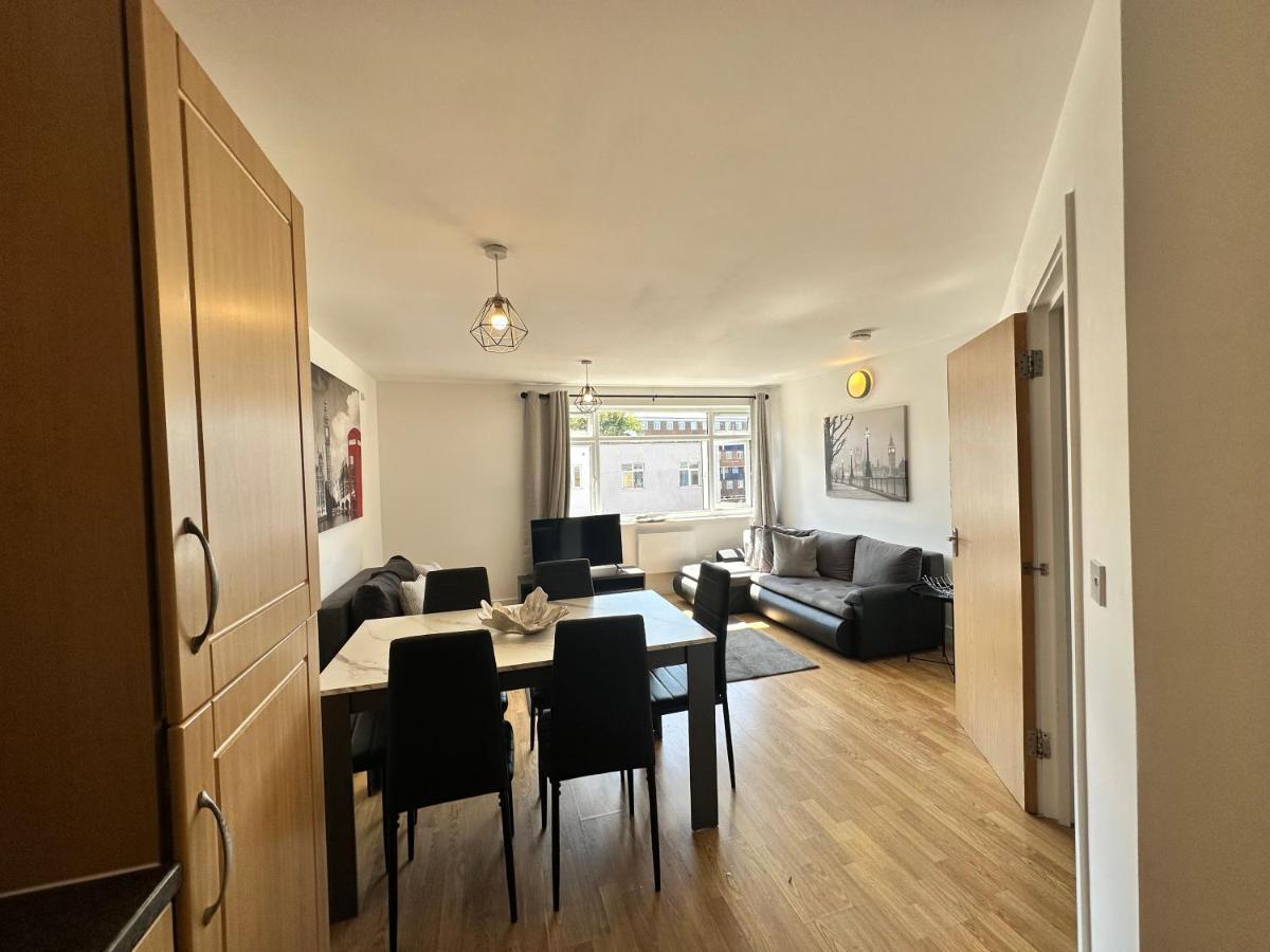 Апартаменты 2 Bedroom Flat 1 Stop From Bridge Лондон