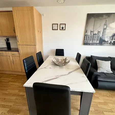 2 Bedroom Flat 1 Stop From London Bridge Exterior photo